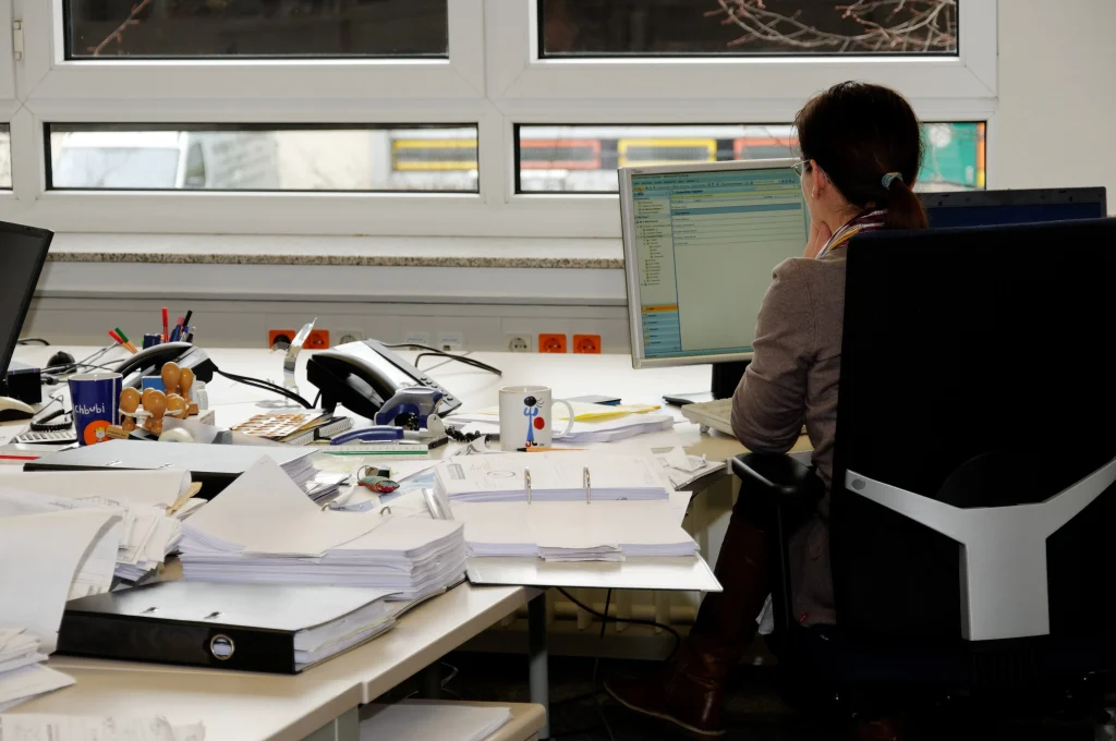 assistant administratif offshore tâches